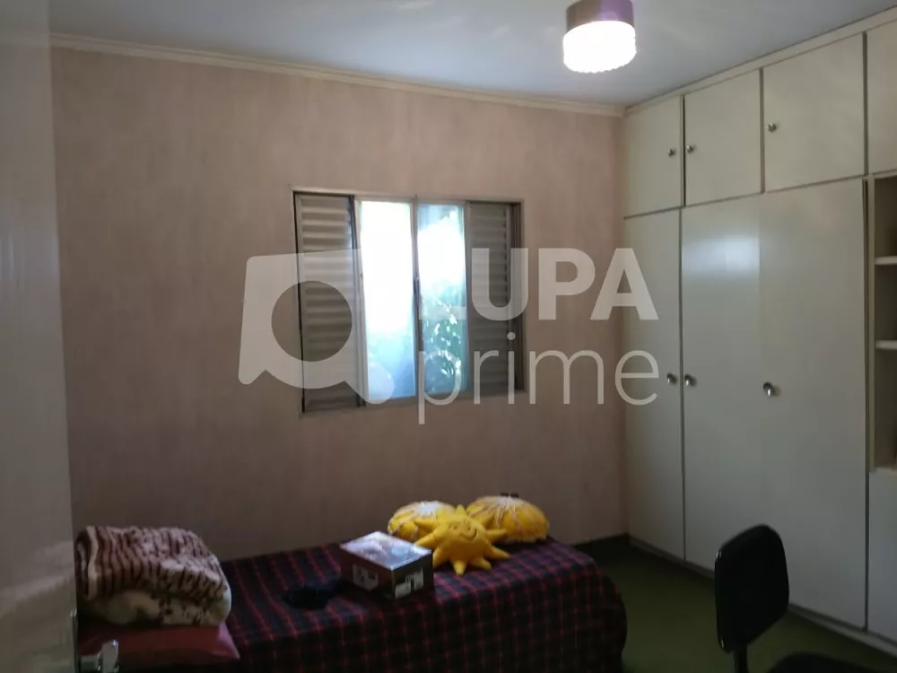 Casa à venda com 3 quartos, 261m² - Foto 2