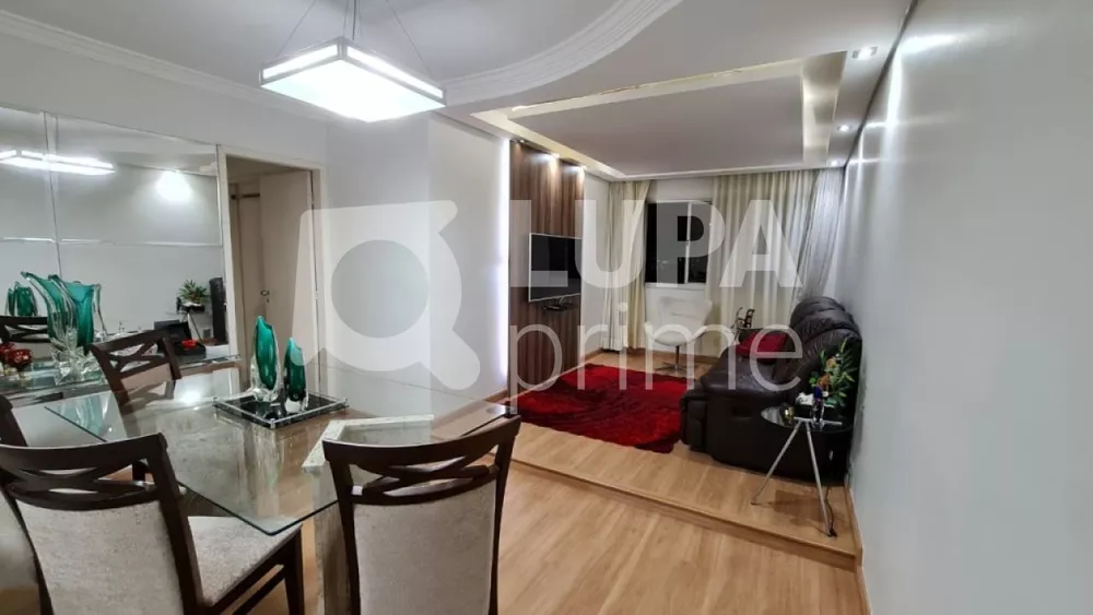 Casa à venda com 3 quartos, 200m² - Foto 1