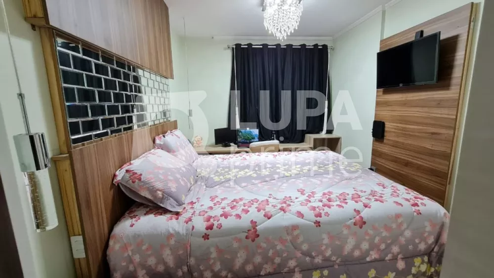 Casa à venda com 3 quartos, 200m² - Foto 9