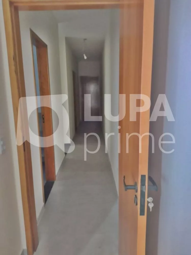 Casa à venda com 3 quartos, 111m² - Foto 2