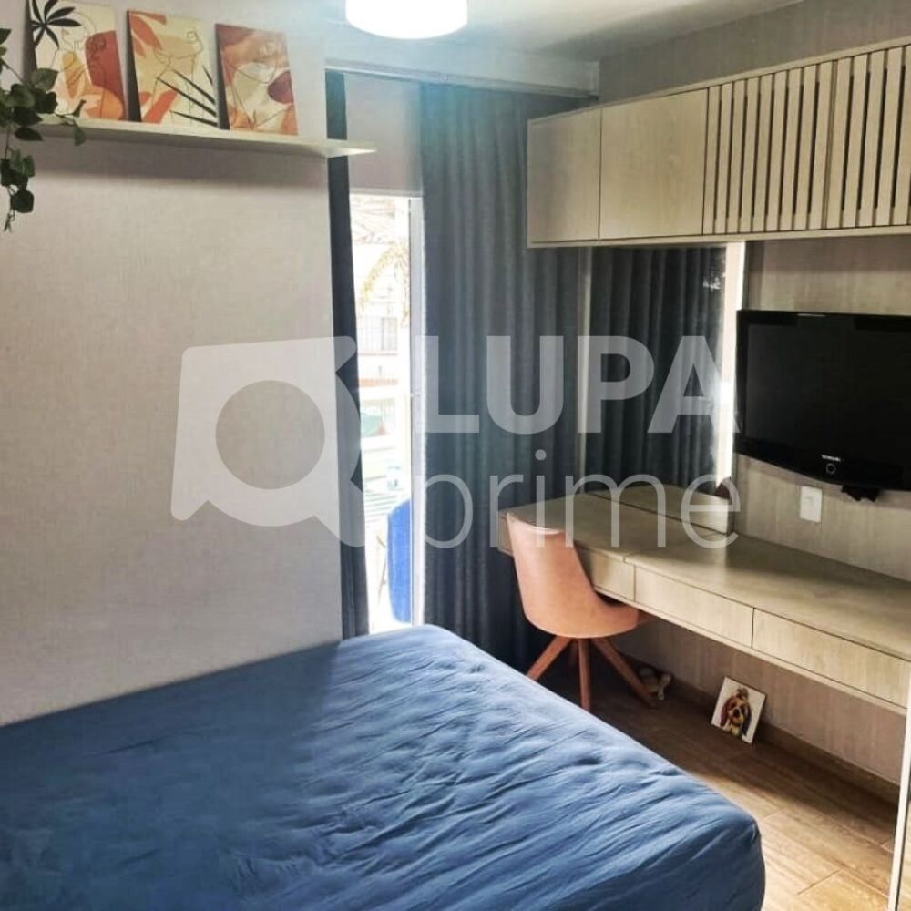 Casa à venda com 2 quartos, 140m² - Foto 3