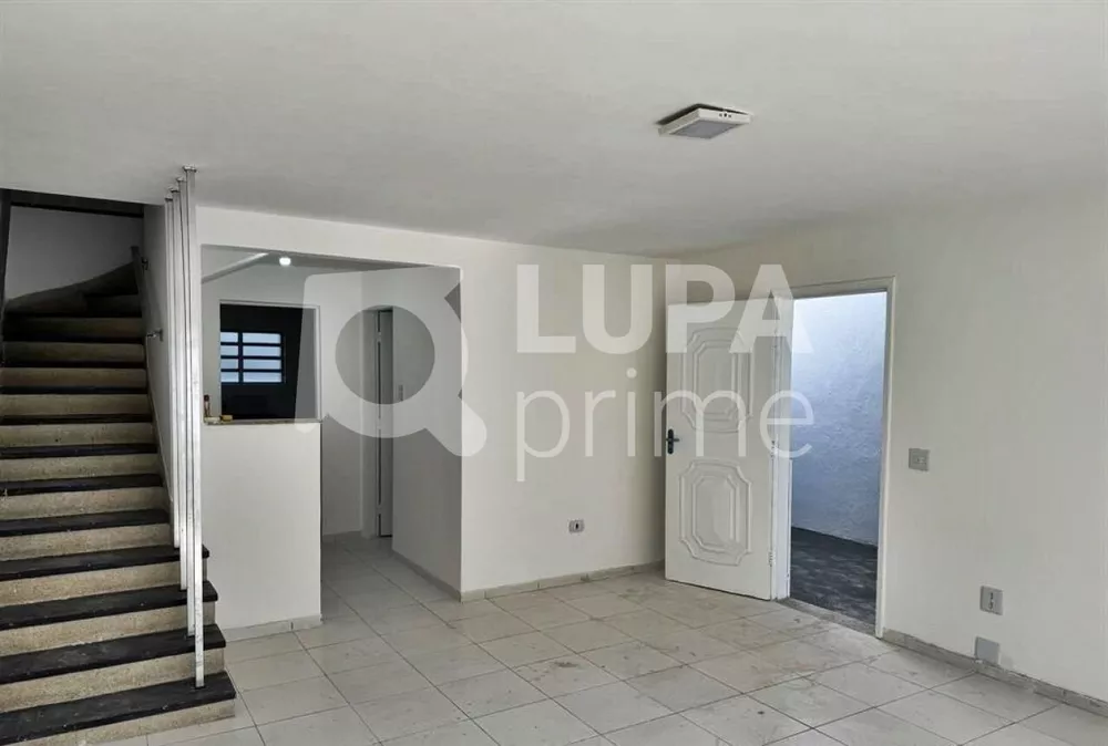 Casa à venda com 3 quartos, 186m² - Foto 1