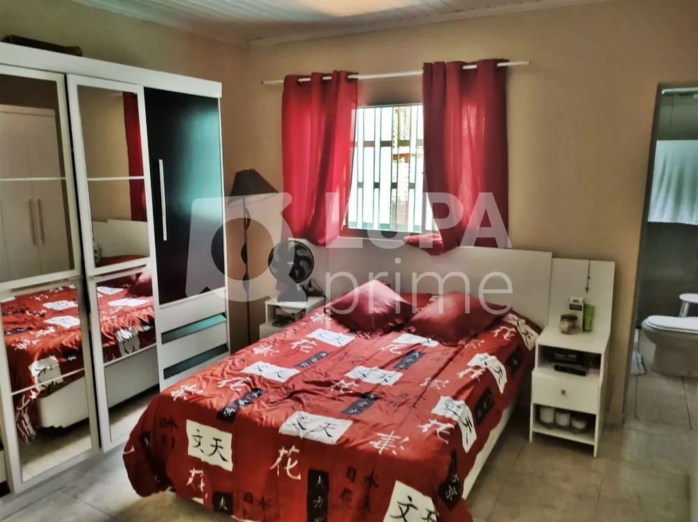 Casa à venda com 2 quartos, 75m² - Foto 3