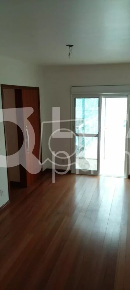 Casa à venda com 3 quartos, 250m² - Foto 2