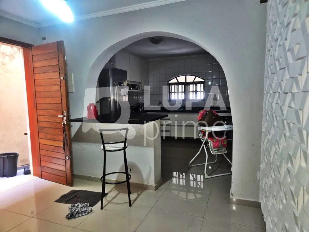 Casa, 3 quartos, 190 m² - Foto 1