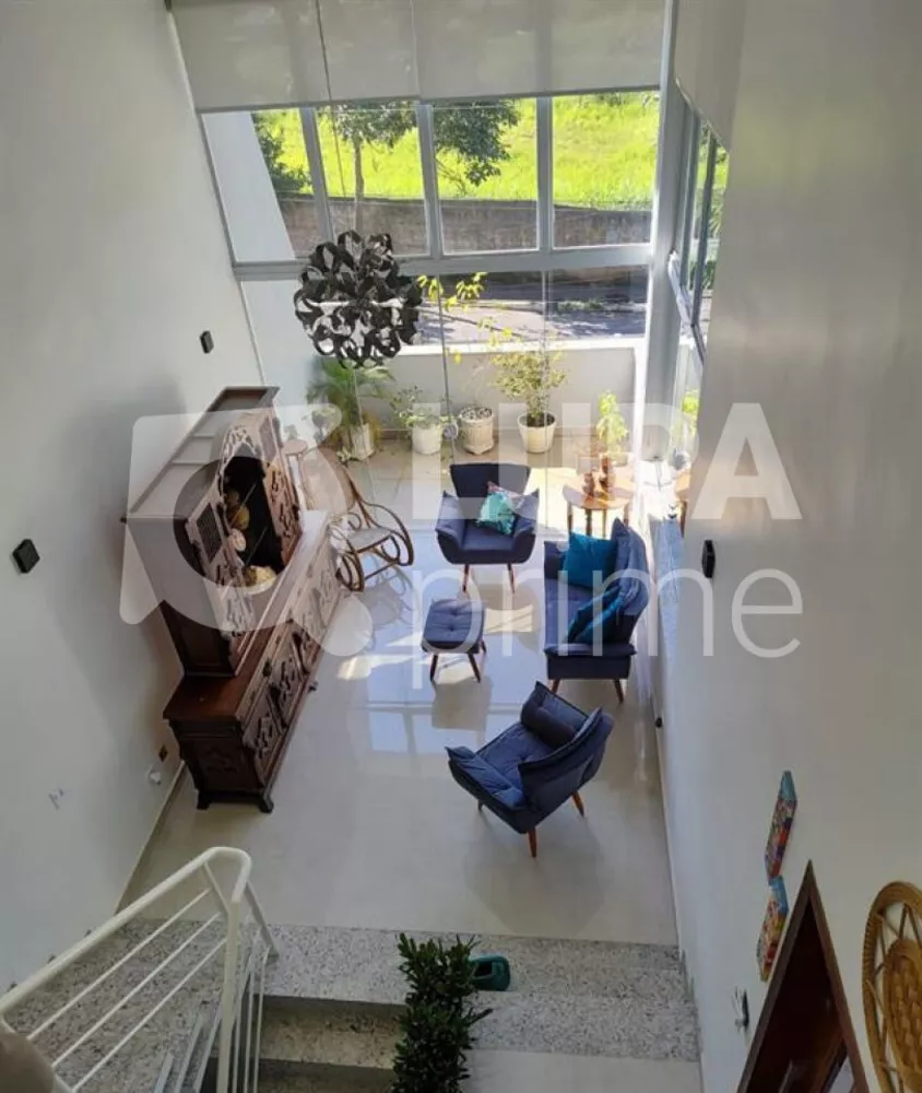 Casa à venda com 4 quartos, 210m² - Foto 2