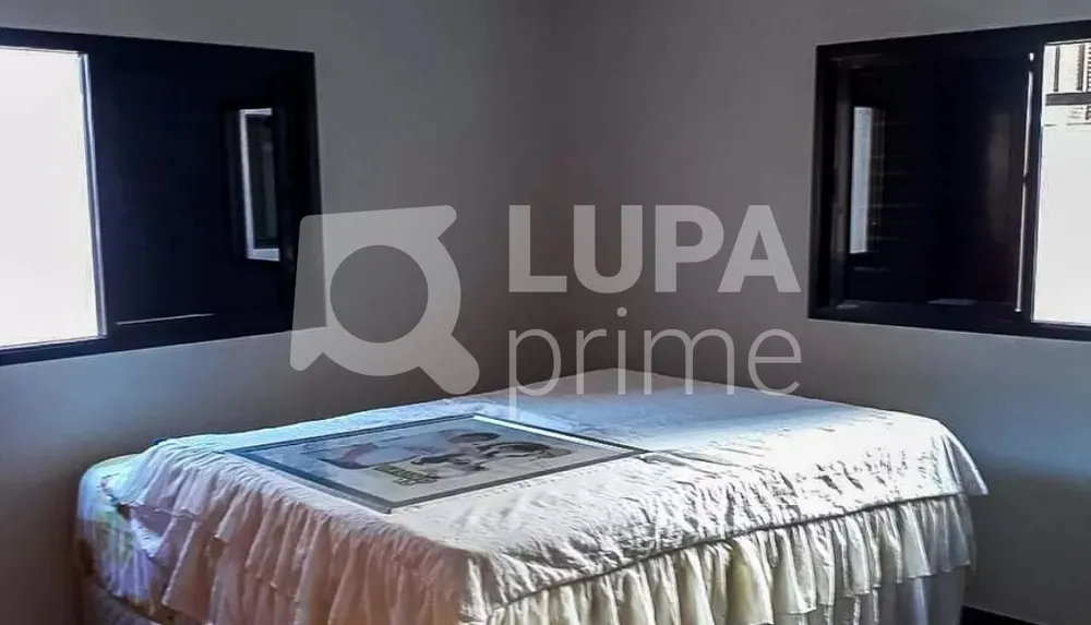 Casa, 4 quartos, 242 m² - Foto 8