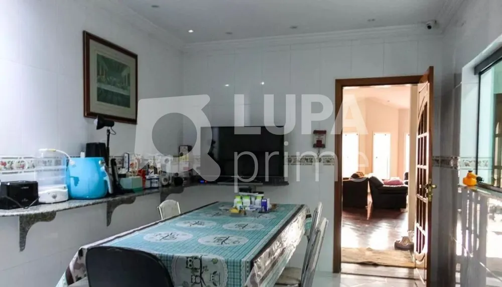 Casa, 4 quartos, 242 m² - Foto 1