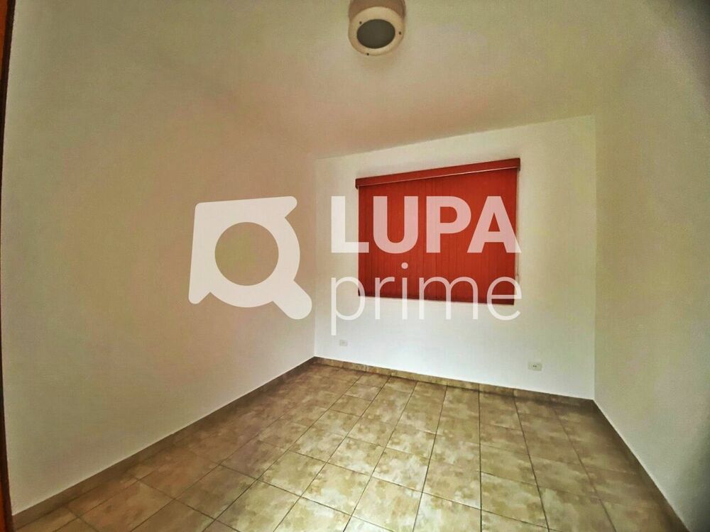Casa para alugar com 4 quartos, 150m² - Foto 2