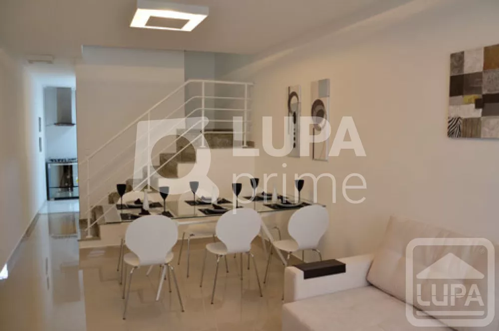 Casa à venda com 3 quartos, 112m² - Foto 1