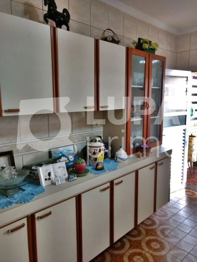 Casa, 3 quartos, 240 m² - Foto 1