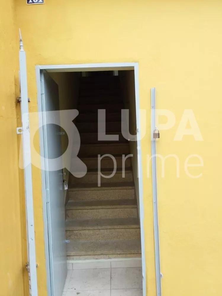 Casa à venda com 6 quartos, 180m² - Foto 4