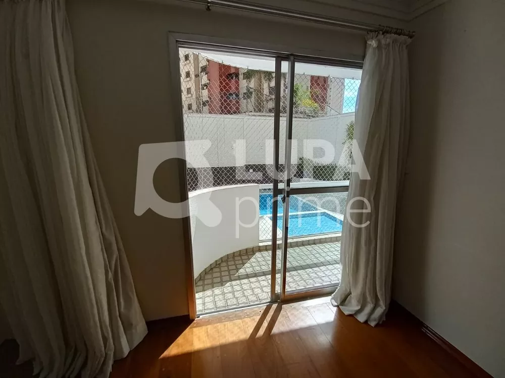 Apartamento à venda com 5 quartos, 135m² - Foto 2