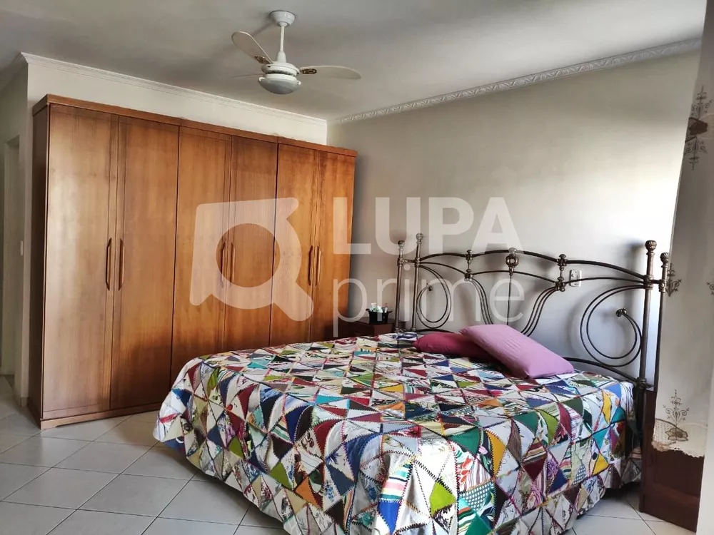 Casa à venda com 4 quartos, 149m² - Foto 2