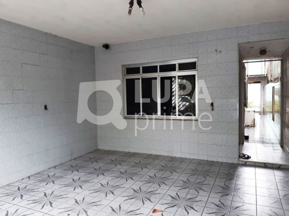 Casa à venda com 2 quartos, 102m² - Foto 1