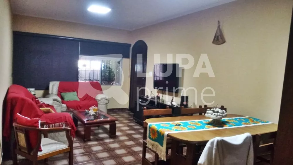 Casa à venda com 4 quartos, 159m² - Foto 1