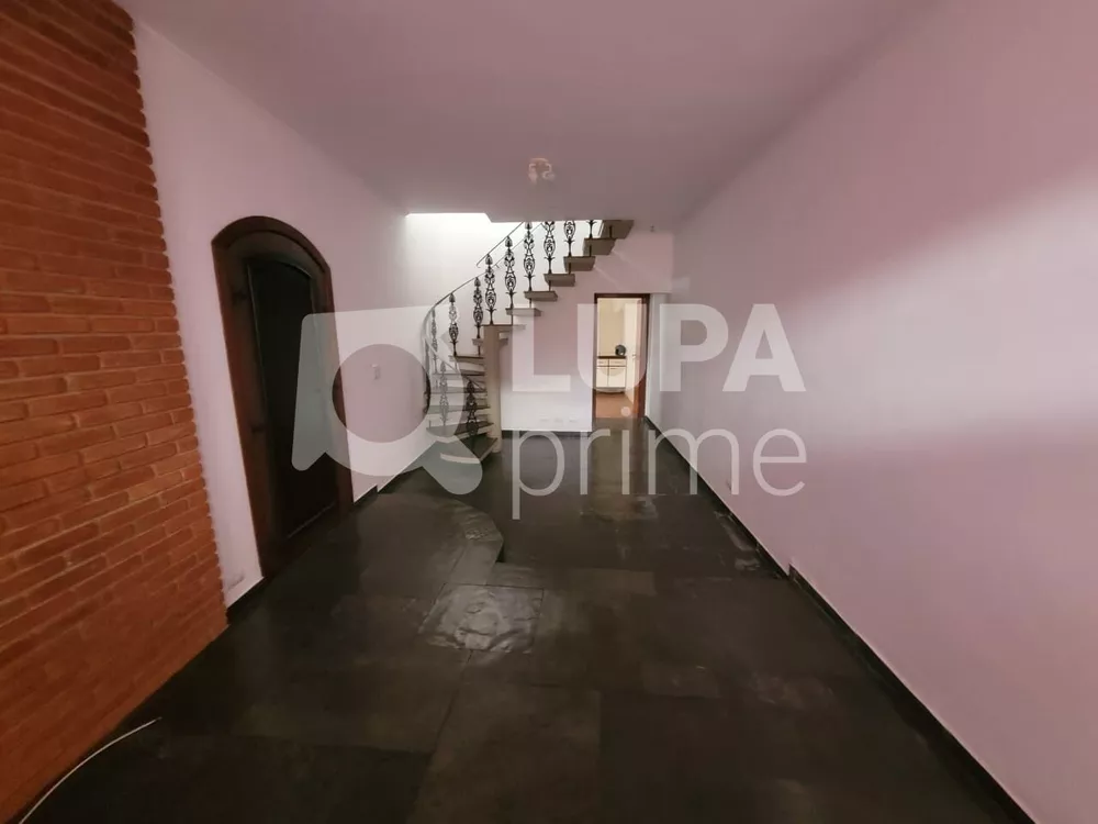 Casa para alugar com 3 quartos, 140m² - Foto 2