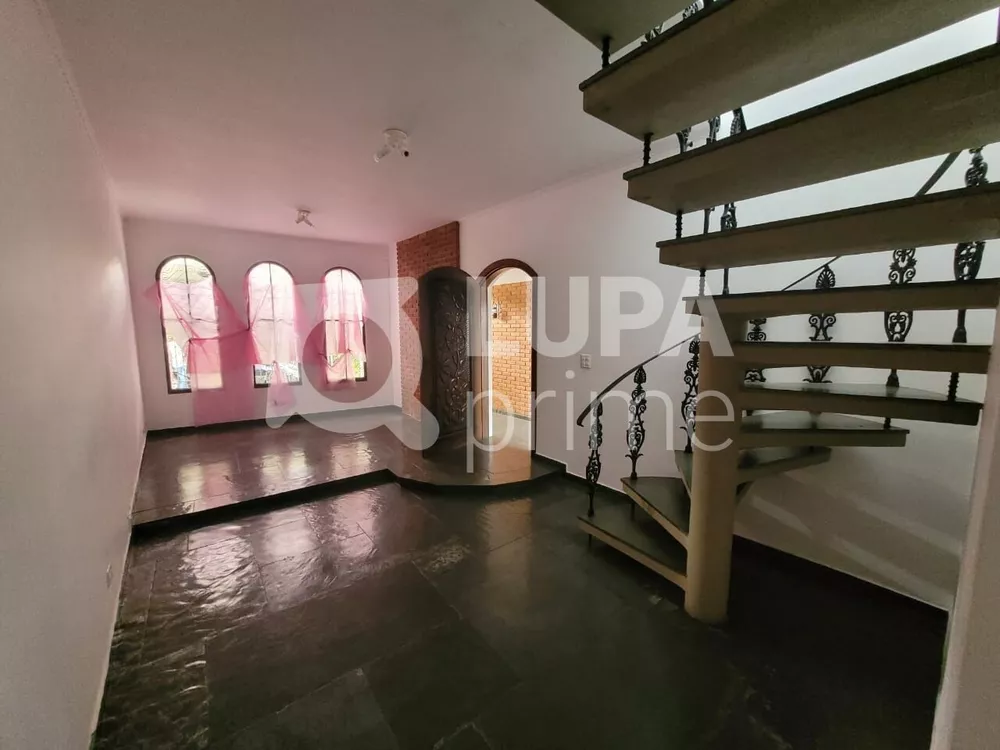 Casa para alugar com 3 quartos, 140m² - Foto 3