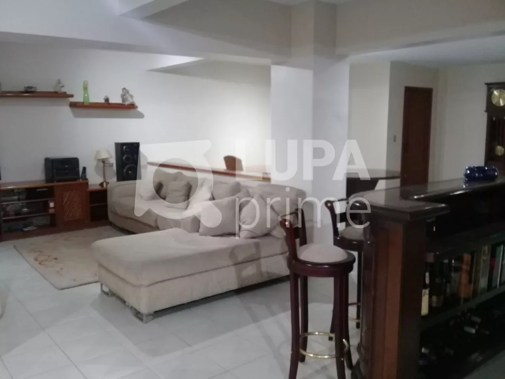 Apartamento para alugar com 3 quartos, 400m² - Foto 2