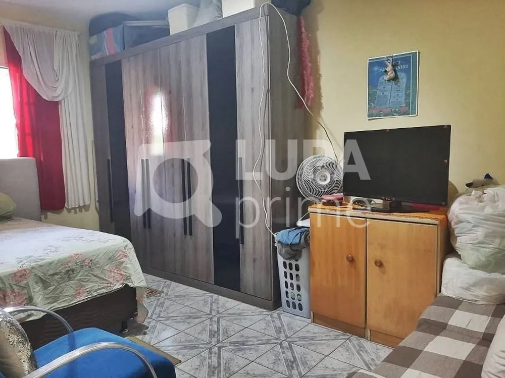Casa, 4 quartos, 222 m² - Foto 2