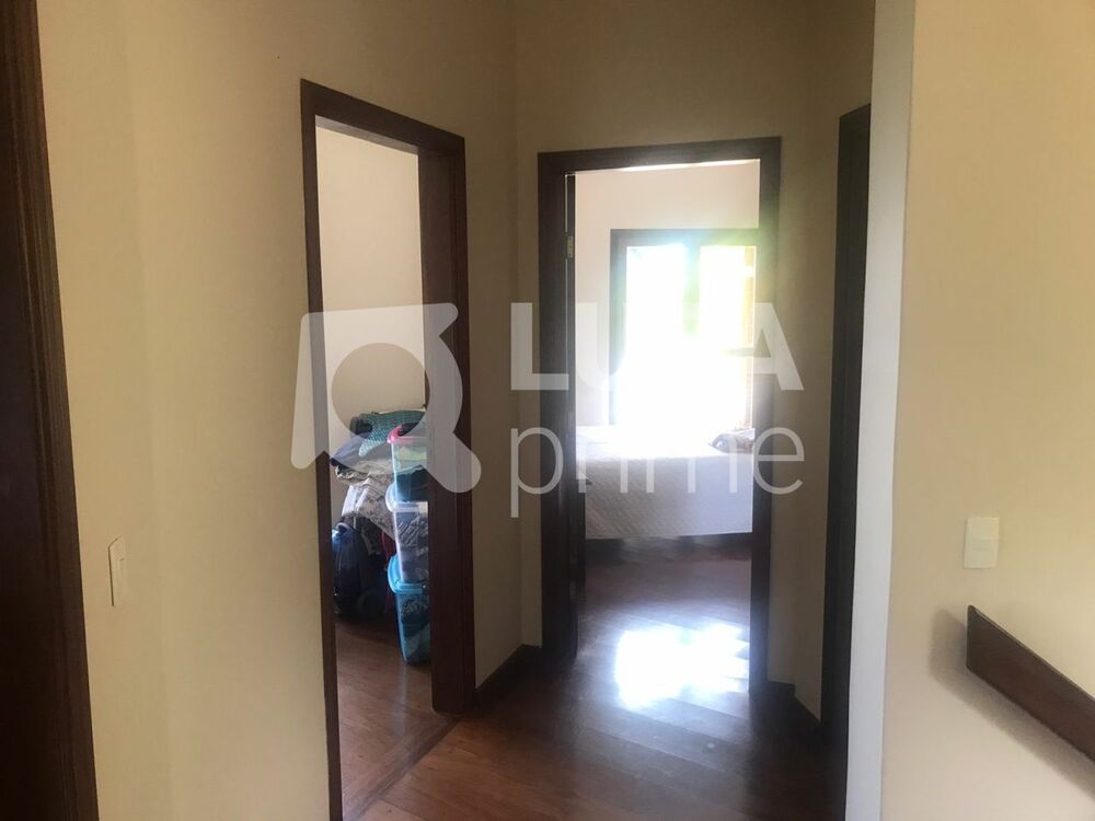 Casa à venda com 4 quartos, 358m² - Foto 6