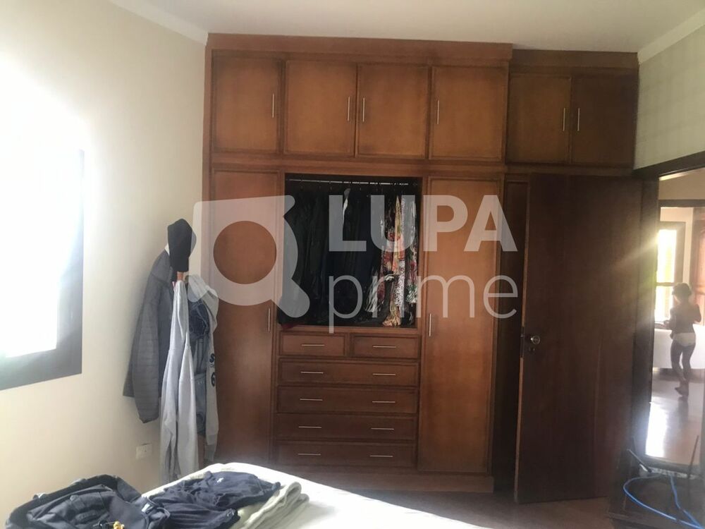 Casa à venda com 4 quartos, 358m² - Foto 13
