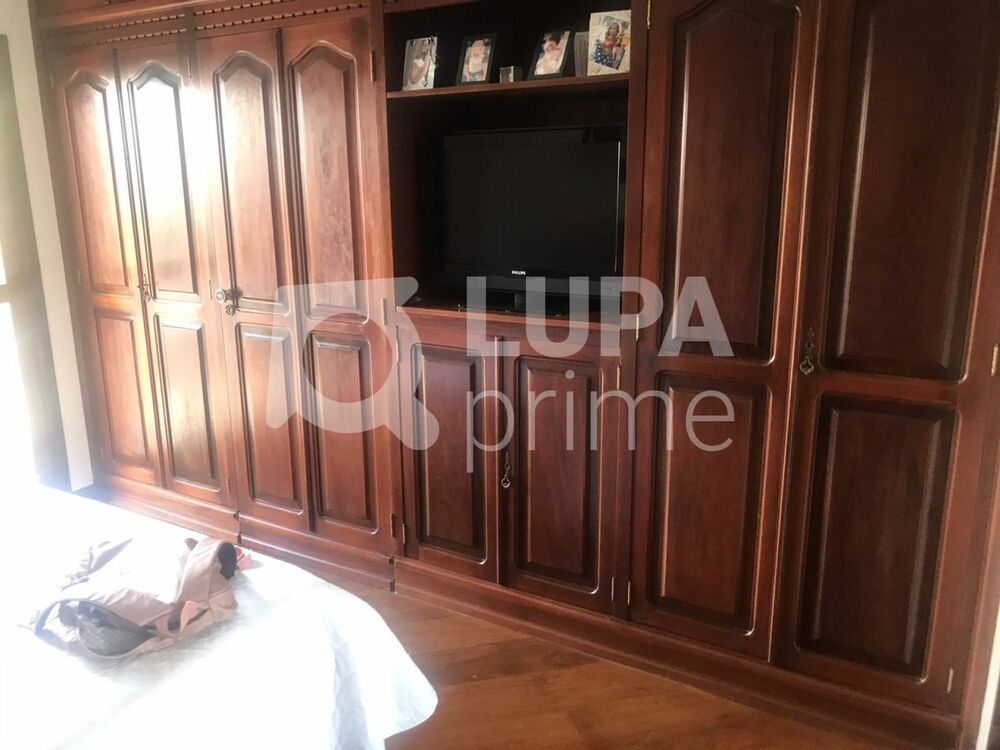 Casa à venda com 4 quartos, 358m² - Foto 16