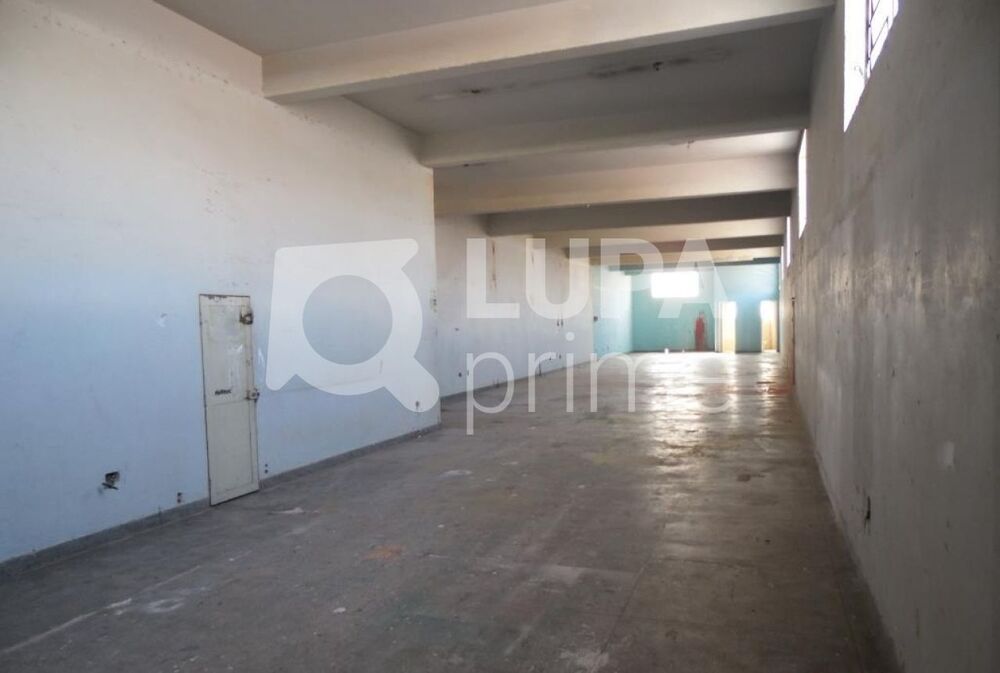Depósito-Galpão, 870 m² - Foto 1