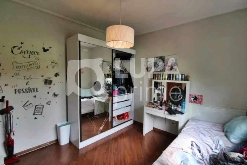 Casa, 6 quartos, 150 m² - Foto 1
