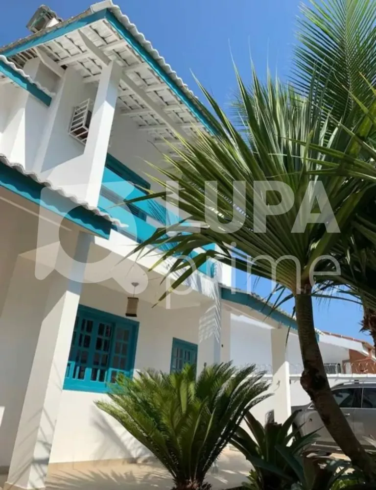 Casa à venda com 4 quartos, 200m² - Foto 1