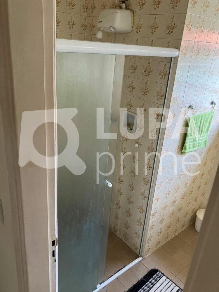 Casa à venda com 4 quartos, 152m² - Foto 2