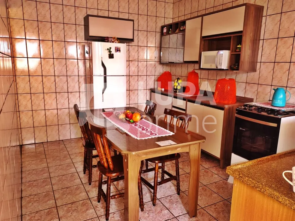 Casa, 6 quartos, 300 m² - Foto 2