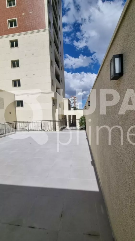 Apartamento à venda com 3 quartos, 133m² - Foto 2