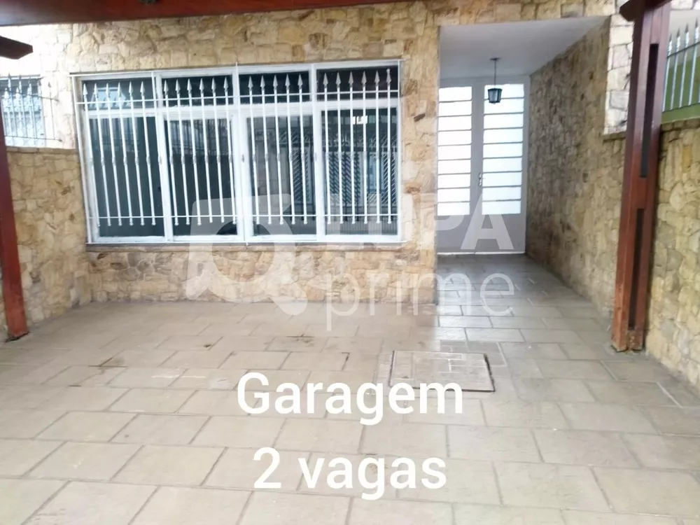 Casa à venda com 3 quartos, 180m² - Foto 1