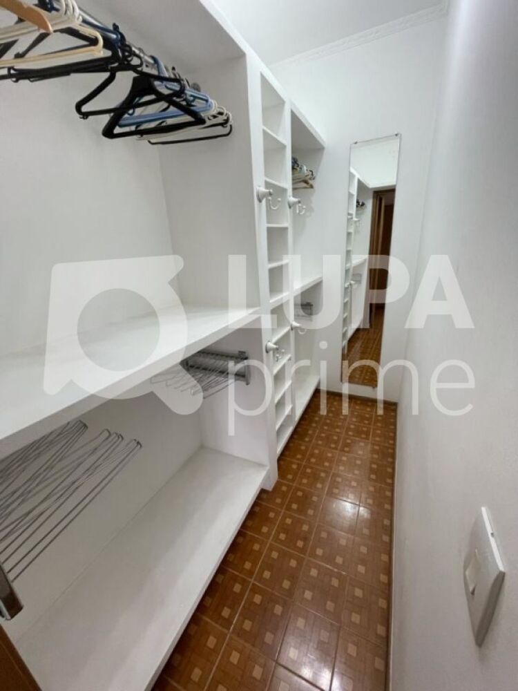 Casa, 5 quartos, 323 m² - Foto 3