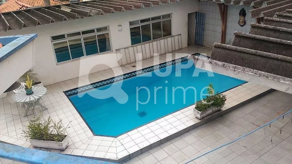 Casa à venda com 3 quartos, 220m² - Foto 8