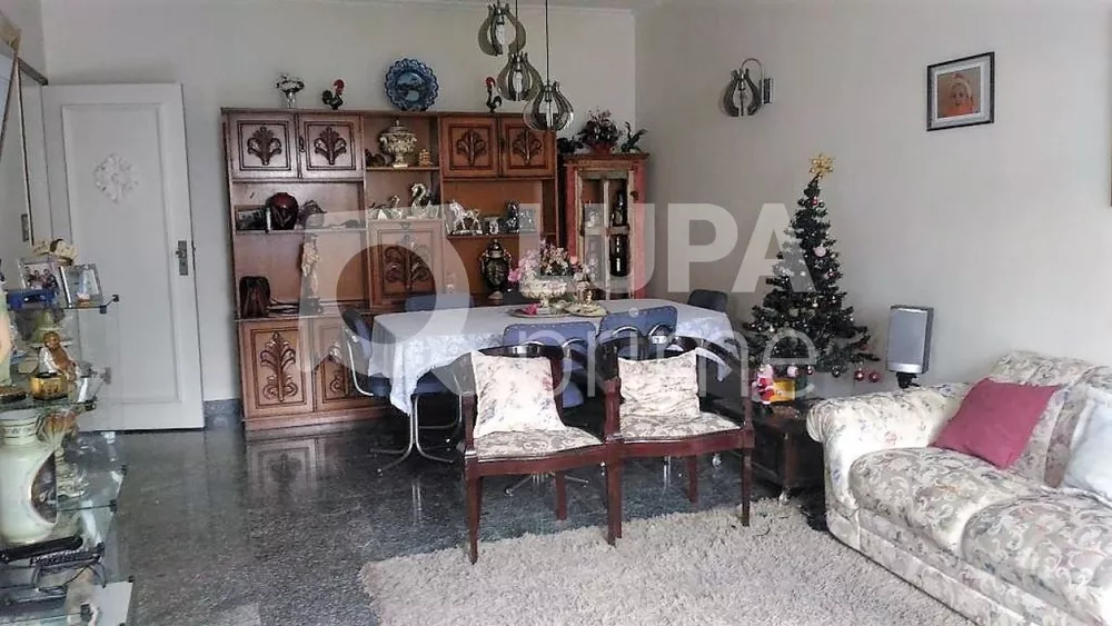 Casa à venda com 3 quartos, 220m² - Foto 1