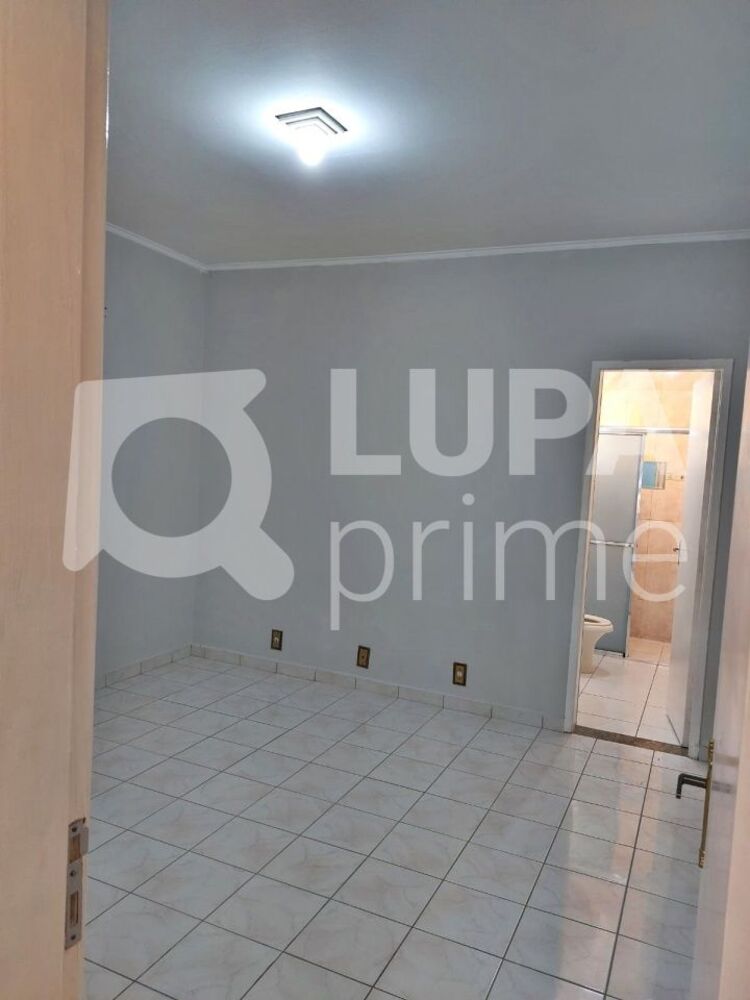 Casa, 4 quartos, 240 m² - Foto 1