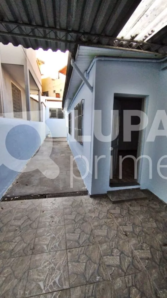 Casa para alugar com 2 quartos, 320m² - Foto 10