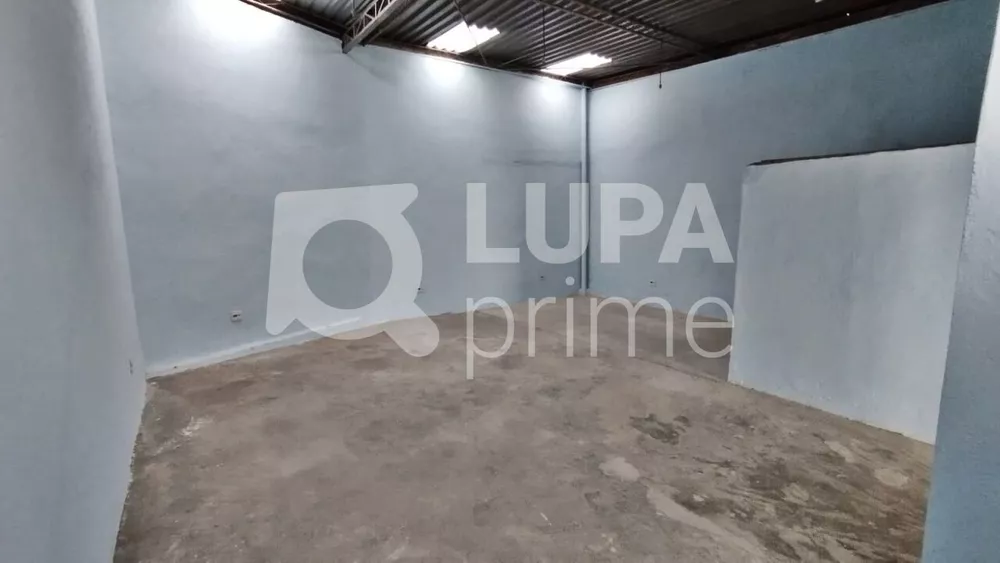 Casa para alugar com 2 quartos, 320m² - Foto 13