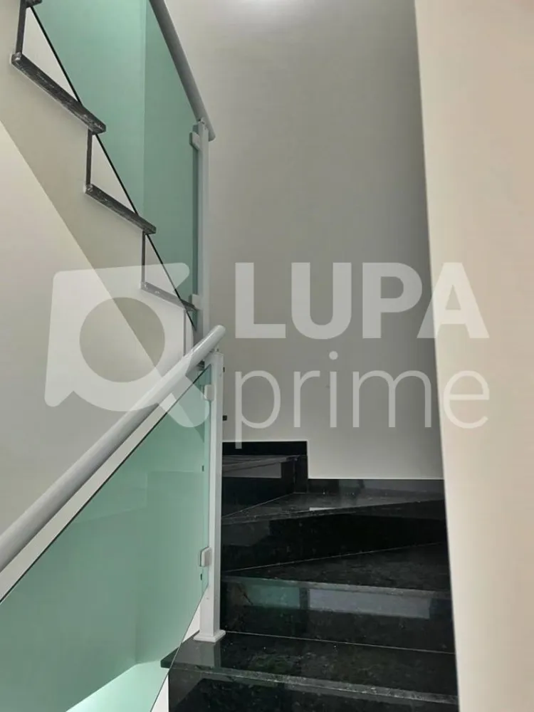 Casa, 3 quartos, 240 m² - Foto 3