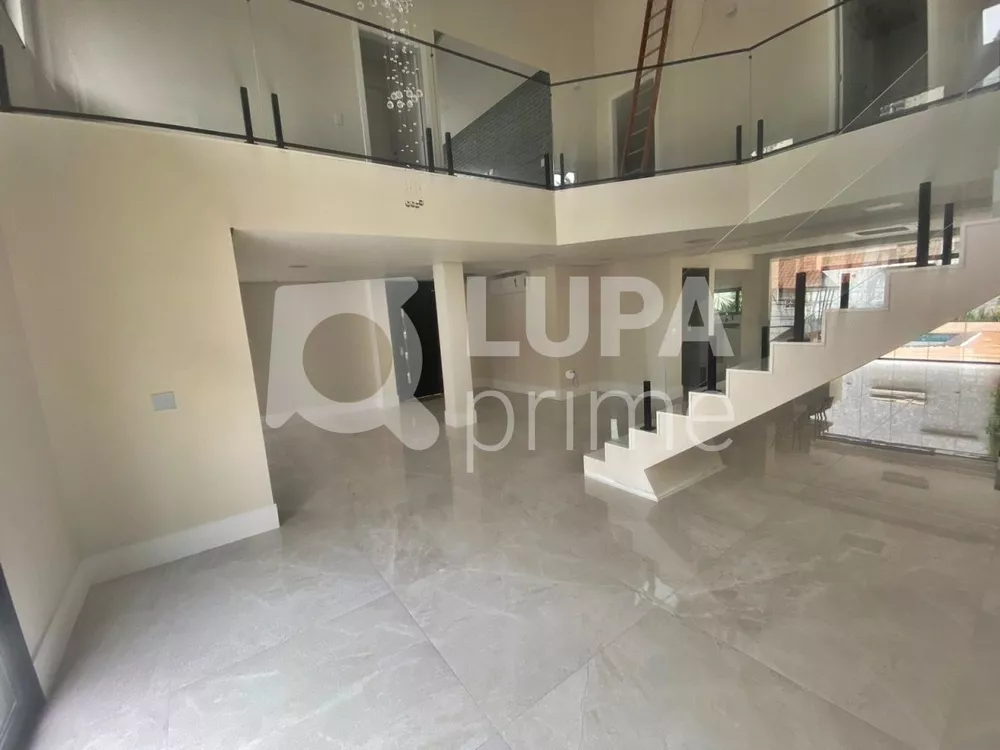 Casa à venda com 3 quartos, 550m² - Foto 2