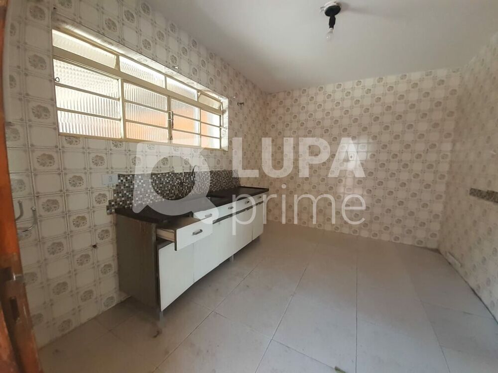 Casa para alugar com 3 quartos, 200m² - Foto 6