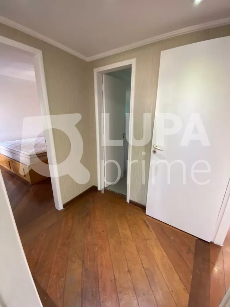 Apartamento à venda com 3 quartos, 157m² - Foto 4