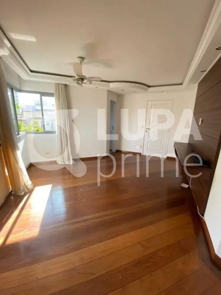 Apartamento à venda com 3 quartos, 157m² - Foto 2