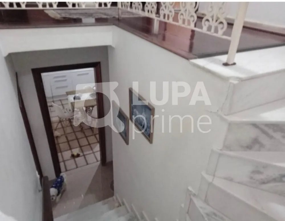 Casa, 3 quartos, 224 m² - Foto 2