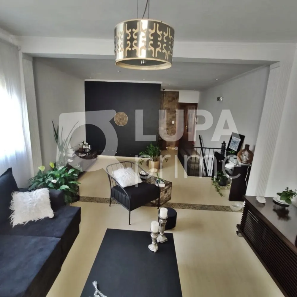 Casa, 5 quartos, 180 m² - Foto 2