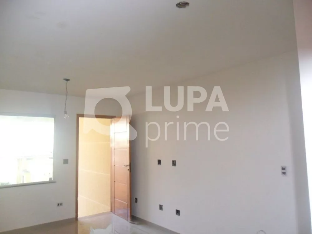 Casa à venda com 3 quartos, 90m² - Foto 1