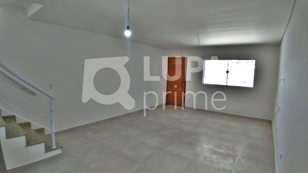 Casa à venda com 3 quartos, 150m² - Foto 1