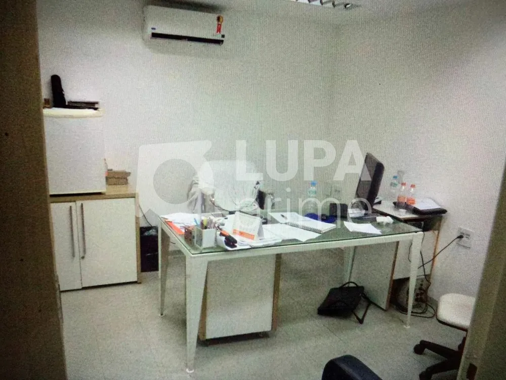 Depósito-Galpão, 744 m² - Foto 1
